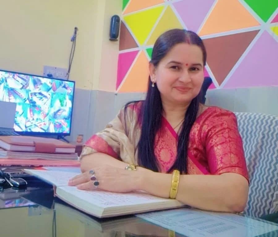 Mrs. Meenu Singh, Founder of Divine Public School