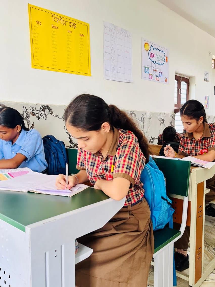 Well-Ventilated & Interactive Classrooms